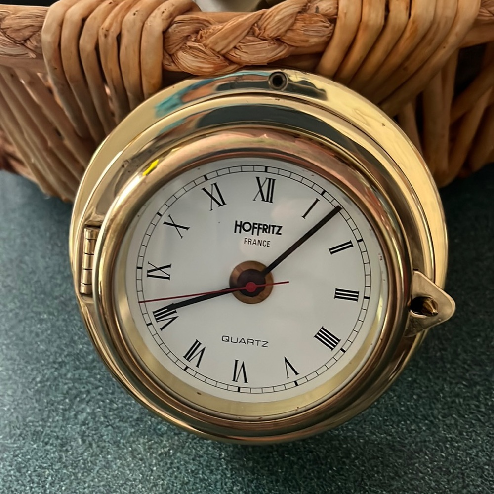 Hoffritz Quartz clock